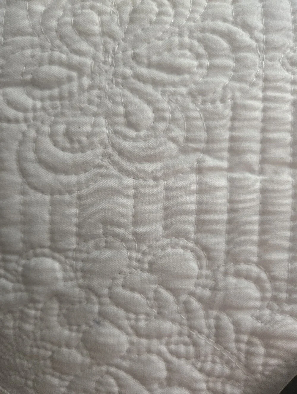 NWT Cynthia Rowley White King Quilt Set